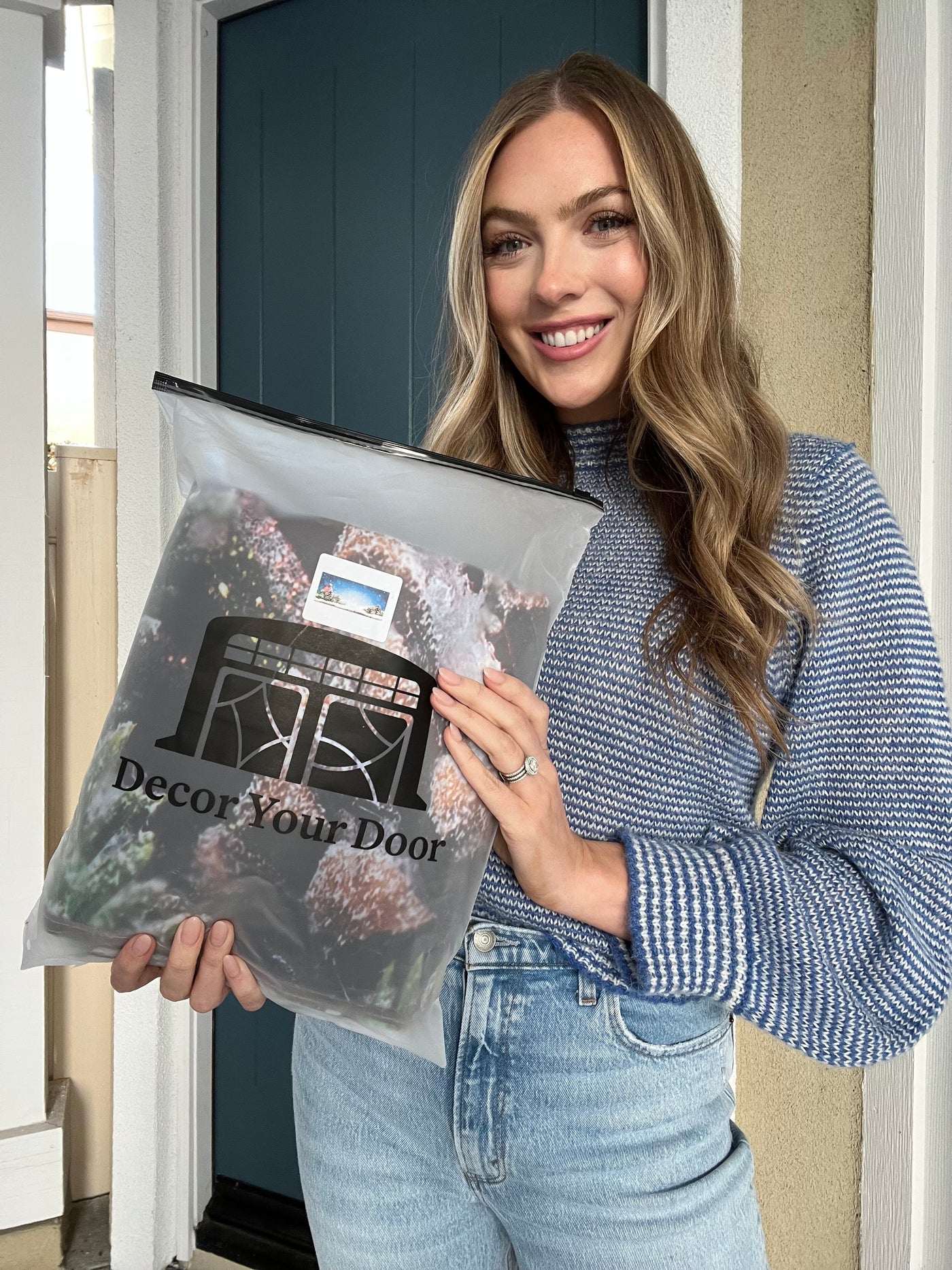 Fondo de pancarta para puerta de garaje con adorno rojo navideño