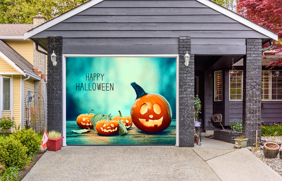 Feliz Halloween con calabazas en un bosque tenebroso por la noche. Cubierta para puerta de garaje.