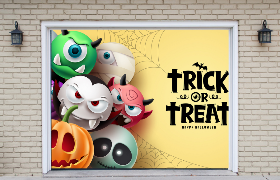 ¡Feliz Halloween! Truco o trato con personajes terroríficos y espeluznantes en una adorable decoración para puerta de garaje.