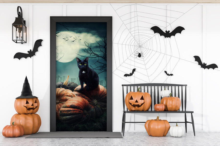 Mural para puerta principal con gato negro sentado sobre una calabaza