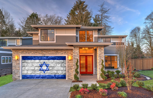 Bandera de Israel en la cubierta de la puerta del garaje de la pared de ladrillo